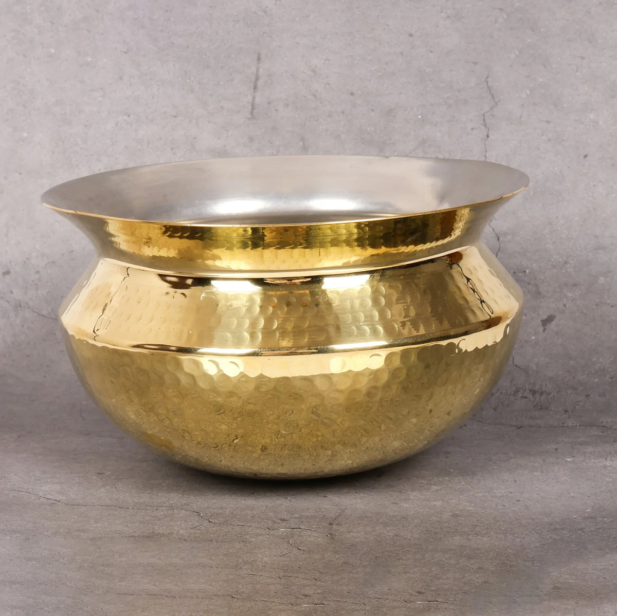 Copper Mart Artisanal Brass Sipri – Traditional Hammered Stew Pot