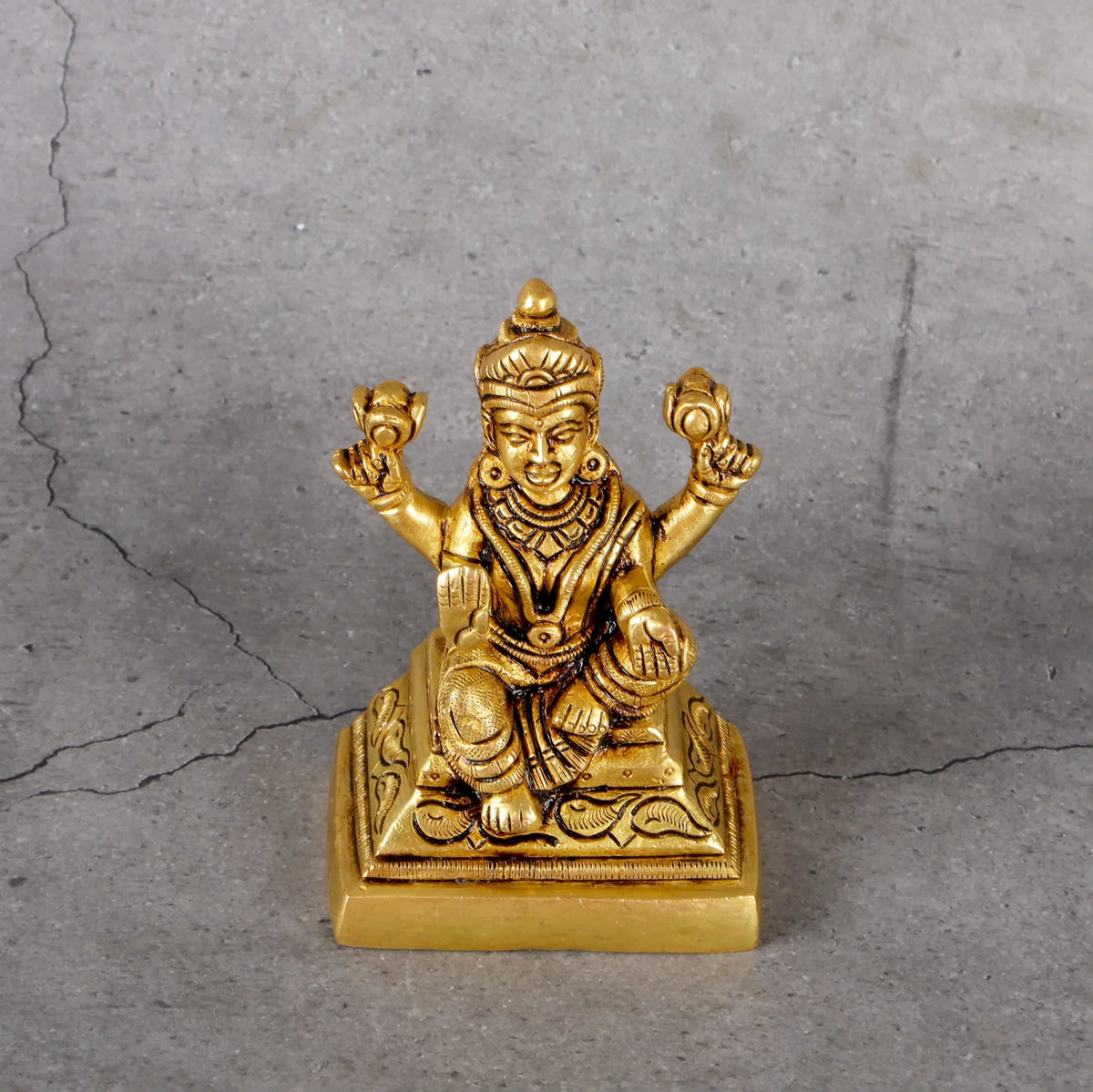 Copper Mart Sacred Brass Laxmi Statue – Goddess of Wealth & Prosperity