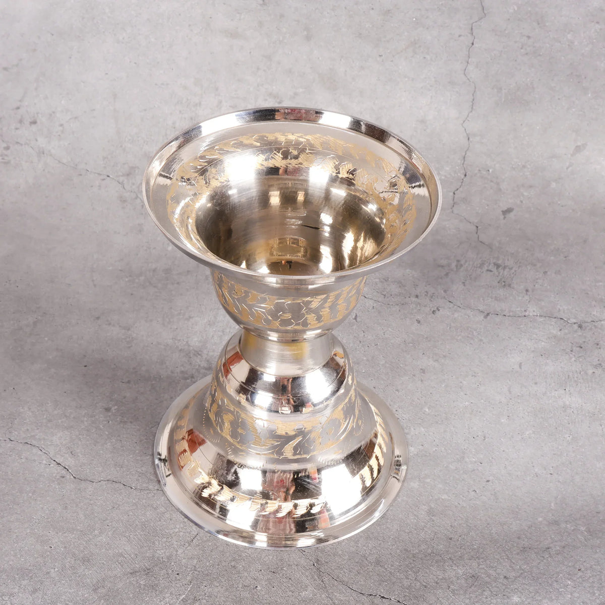 Copper Mart Artisanal Brass Heritage Vessel (Ugaldan) – Sculptural Decor Accent